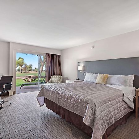 Ramada By Wyndham Holtville Екстер'єр фото