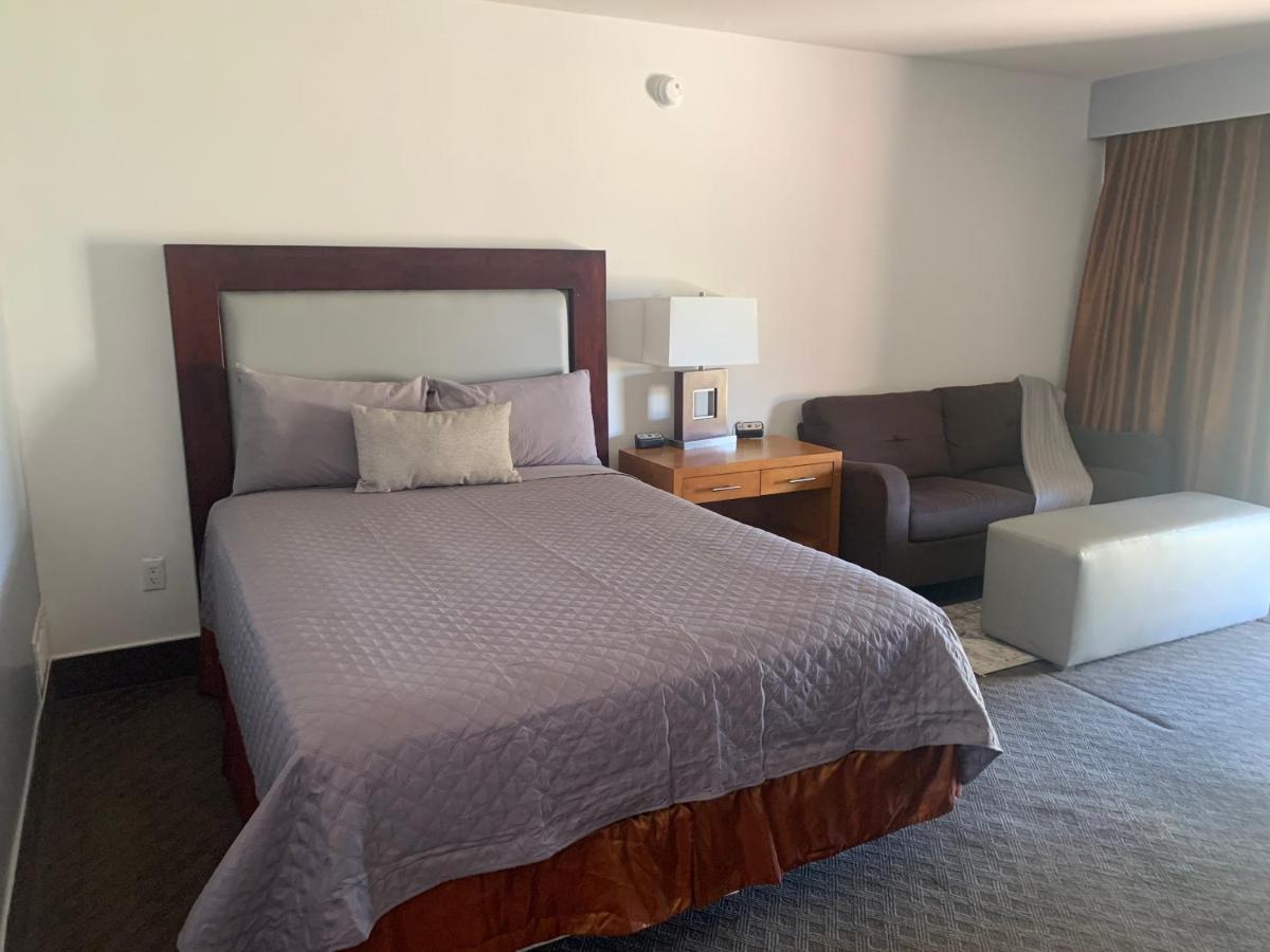 Ramada By Wyndham Holtville Екстер'єр фото