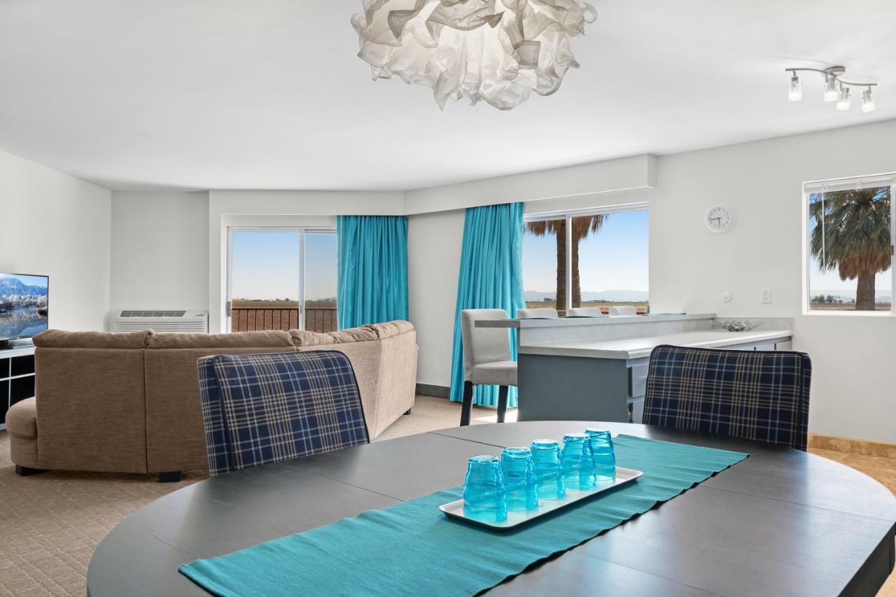 Ramada By Wyndham Holtville Екстер'єр фото