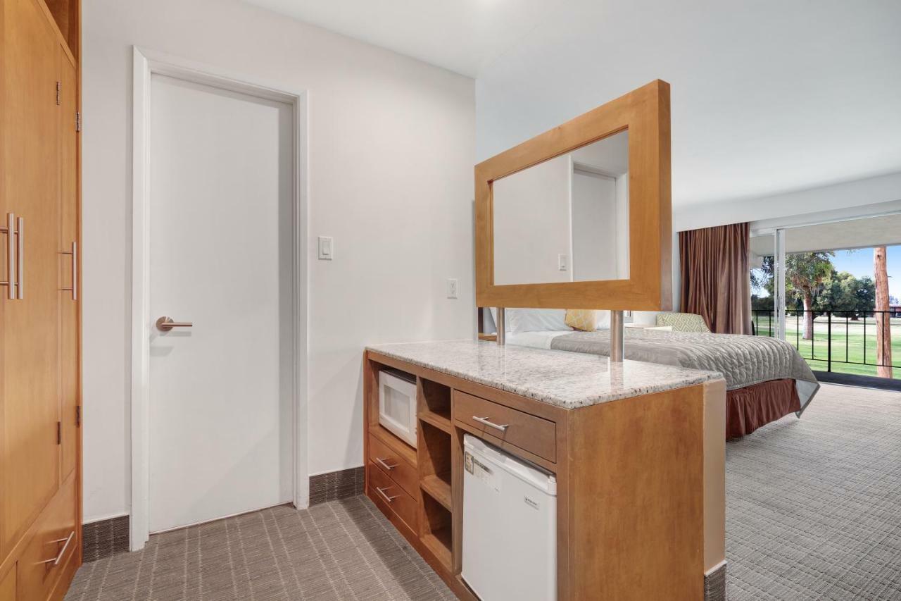 Ramada By Wyndham Holtville Екстер'єр фото
