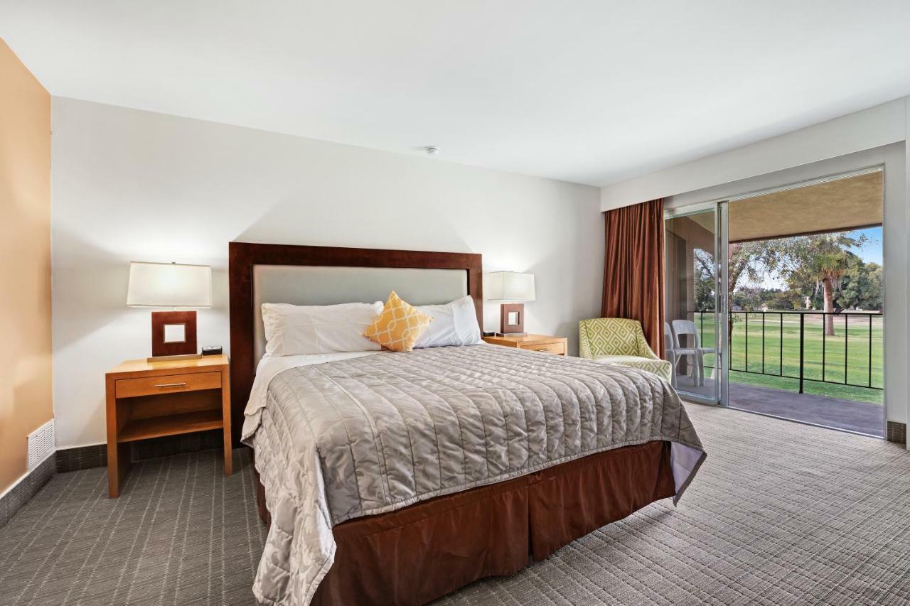 Ramada By Wyndham Holtville Екстер'єр фото
